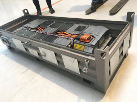 Транспортні ящики для автомобільних літієвих акумуляторів USB 150 LTH